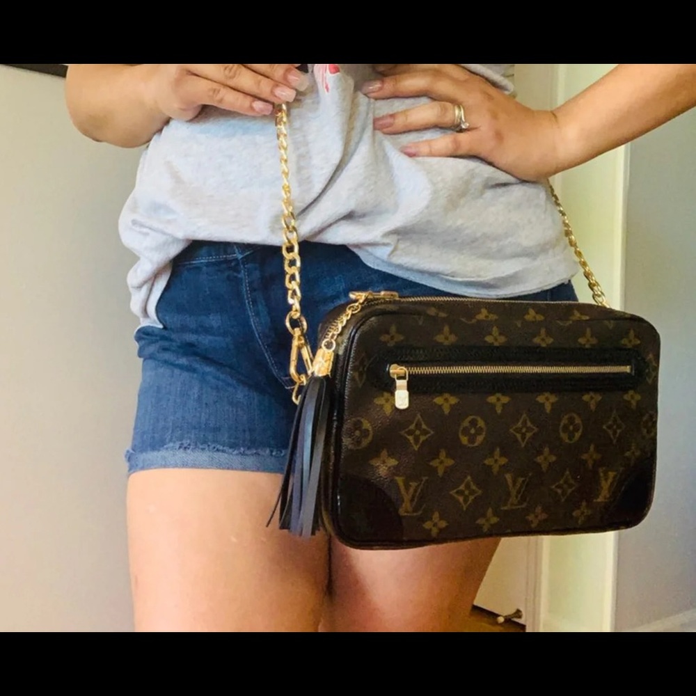 Authentic Lv
